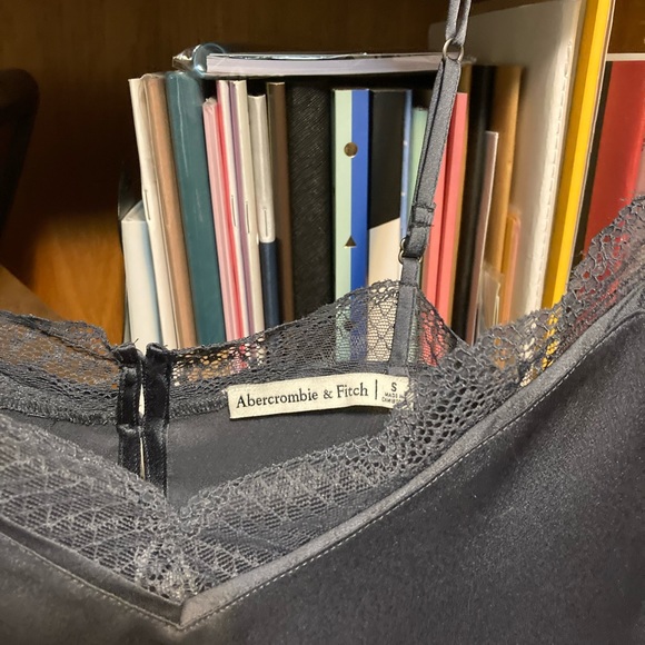 Abercrombie lace camisole - Picture 4 of 5